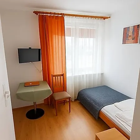 Eden 24h Hotel *