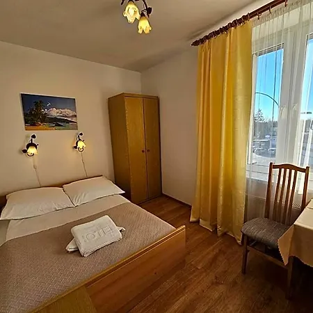 Eden 24h Hotel *